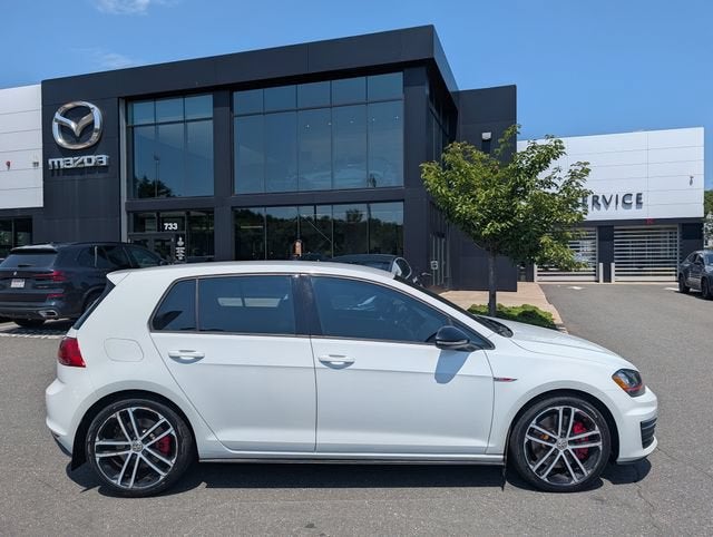 2017 Volkswagen Golf GTI Sport