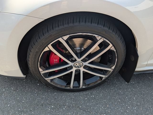 2017 Volkswagen Golf GTI Sport