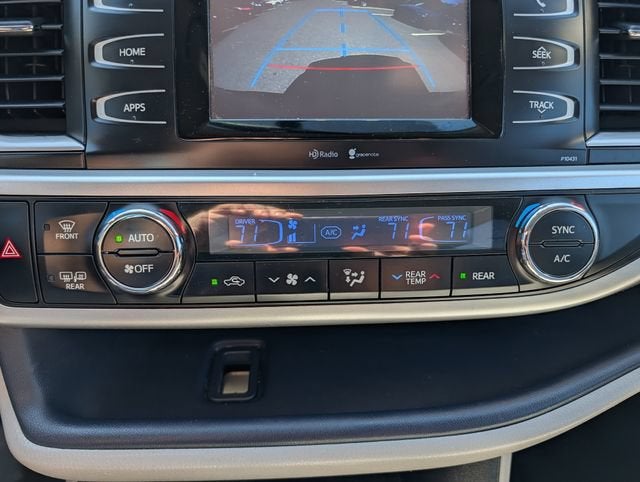 2014 Toyota Highlander LE Plus V6