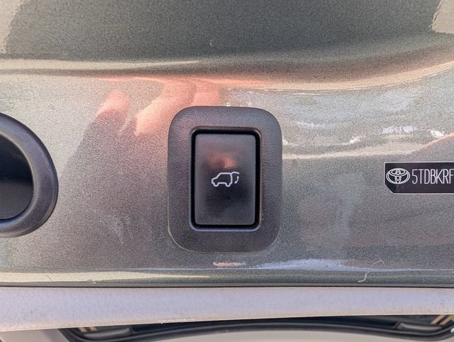 2014 Toyota Highlander LE Plus V6