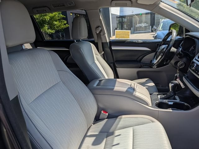 2014 Toyota Highlander LE Plus V6