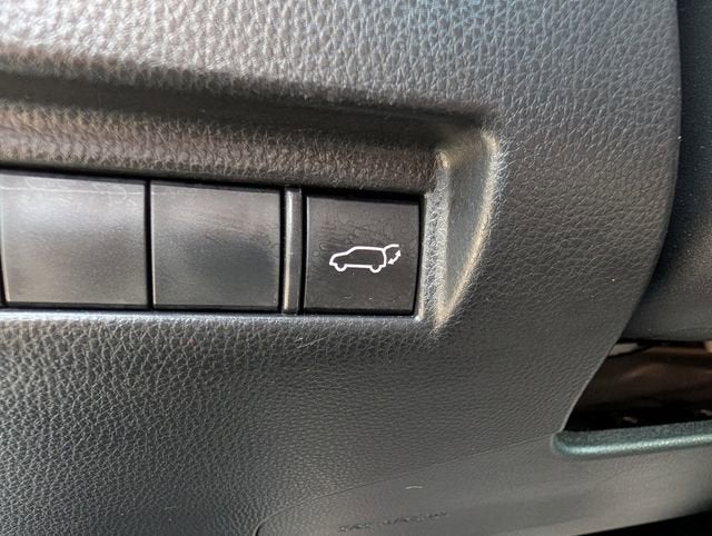 2022 Toyota Venza LE