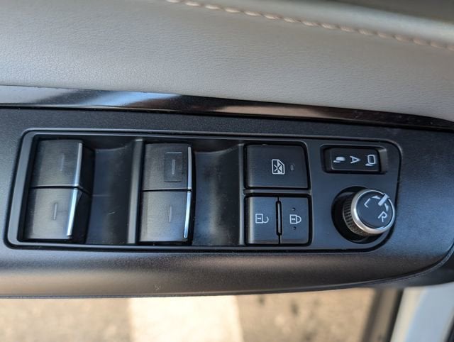 2022 Toyota Venza LE